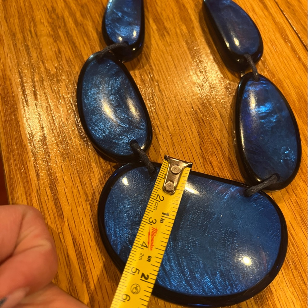 Bold Statement Beautiful Royal Blue Bead Necklace - Picture 10 of 11